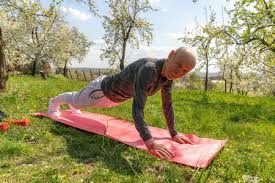 2018 大谷手肘伤势：赛季末确认右肘 UCL 撕裂，大谷宣布接受 Tommy John 手术